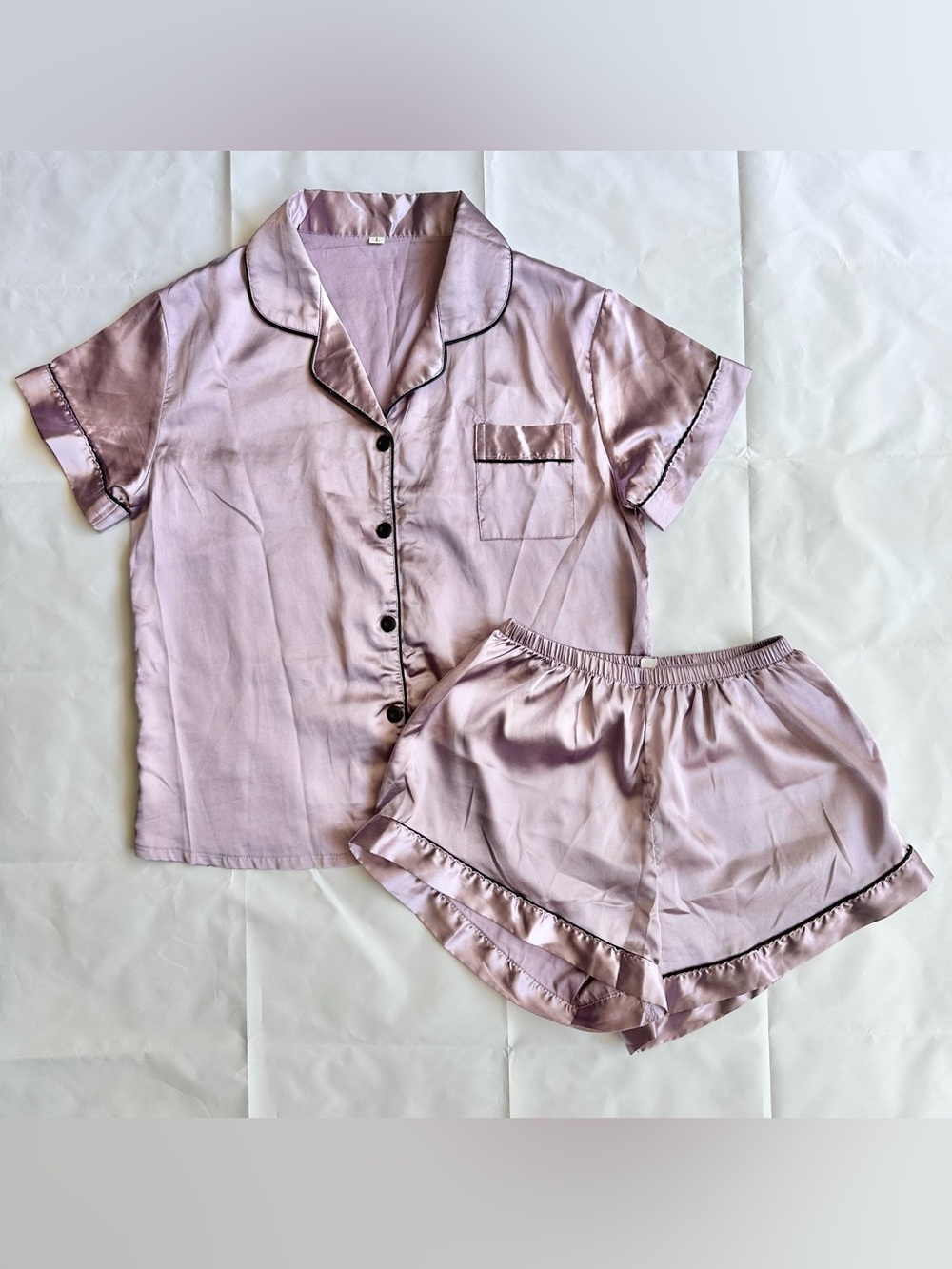 Shein lavendar satin pajama shirt/ shorts set, size large